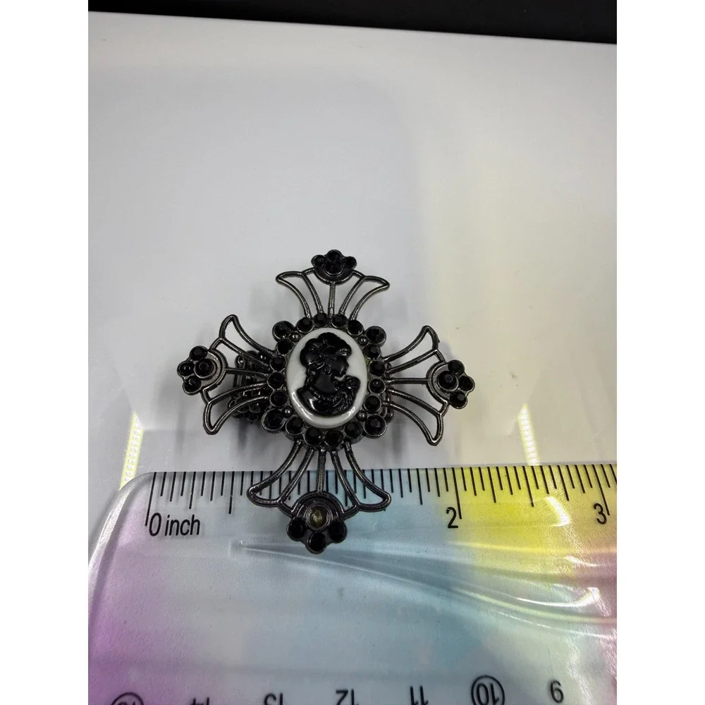 Vintage Black White Cameo 1990's Cross Stretch Ring Adjustable Statement - Picture 2 of 4